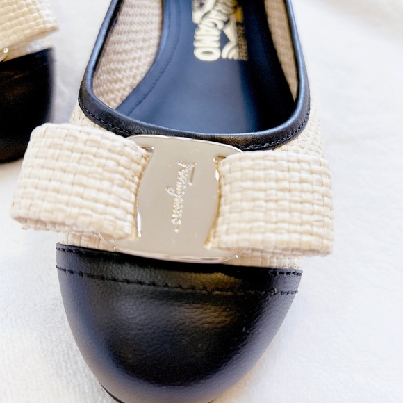 Brand new authentic Salvatore Ferragamo Varina flats - Picture 3 of 8
